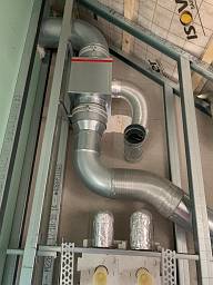 Dabei ein Mehrfamilienhaus mit Abluft Lütung zu installieren © Sanitär & Heizungsbau May Dabei ein Mehrfamilienhaus mit Abluft Lütung zu installieren © Sanitär & Heizungsbau May