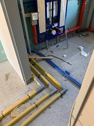 Dabei ein Mehrfamilienhaus mit Abluft Lütung zu installieren © Sanitär & Heizungsbau May Dabei ein Mehrfamilienhaus mit Abluft Lütung zu installieren © Sanitär & Heizungsbau May